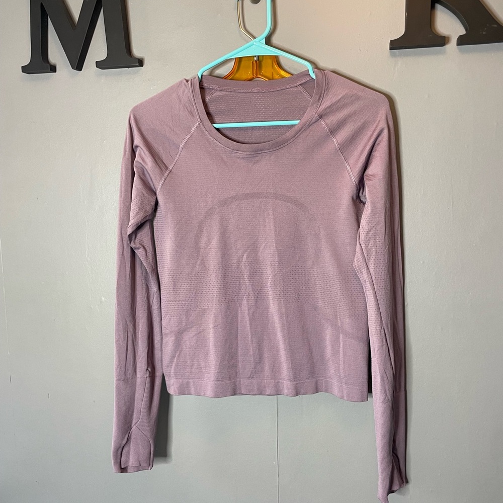 Lululemon Swiftly tech 2.0 long sleeve race length size 6 lavender lux